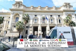 Scuola: Gilda, Azzolina scenda non significa si dimetta,ma..